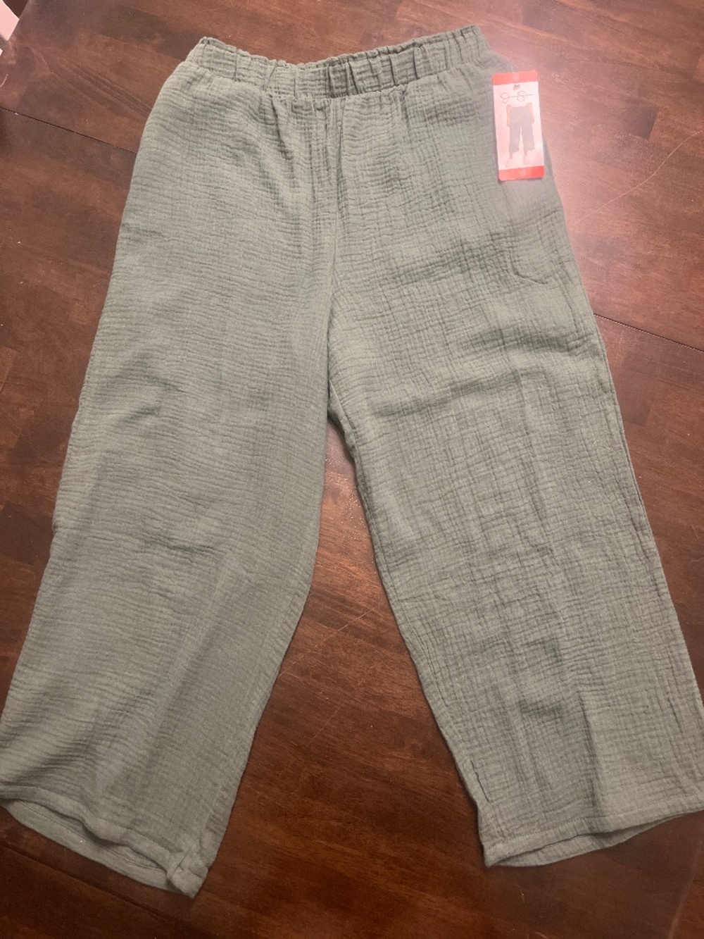 Women’s cropped length gauze pants